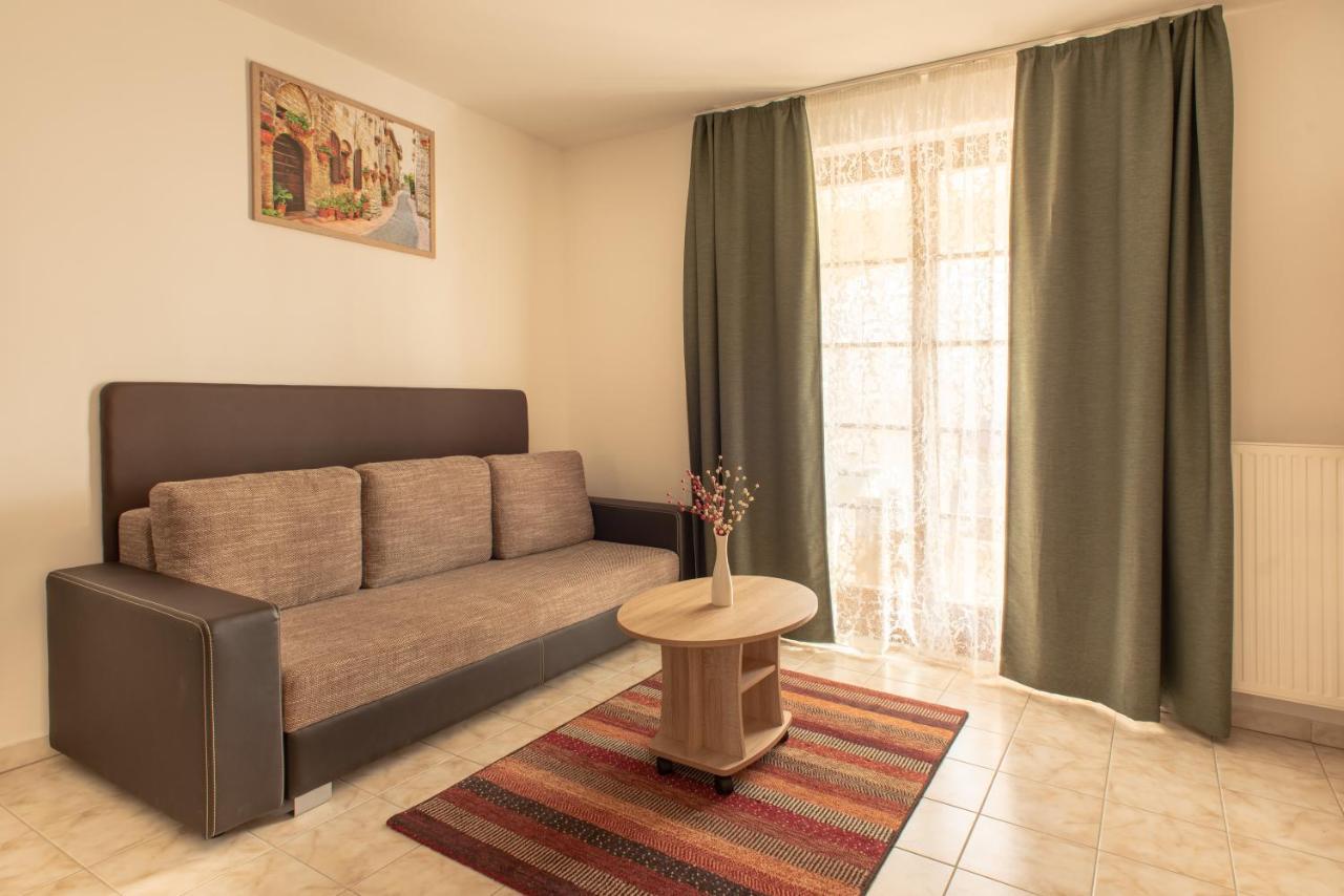 Modor Apartman Alsopahok Ngoại thất bức ảnh