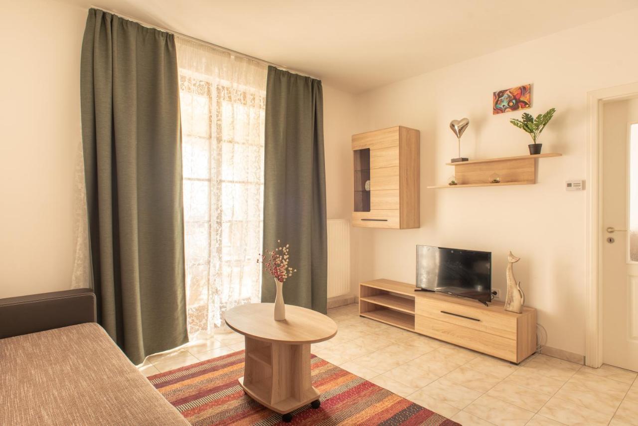 Modor Apartman Alsopahok Ngoại thất bức ảnh
