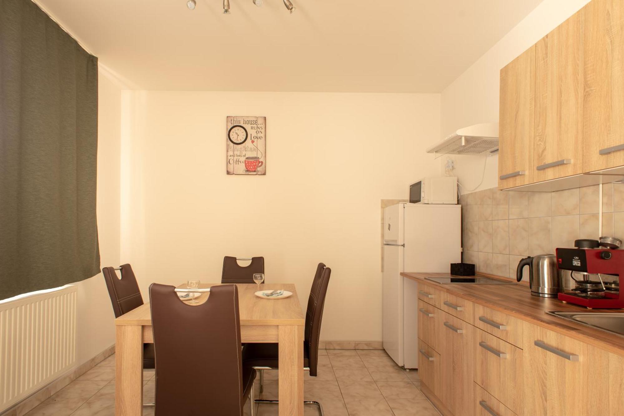 Modor Apartman Alsopahok Ngoại thất bức ảnh